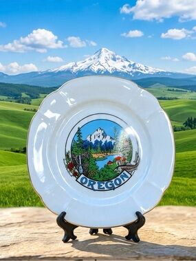 Vintage Oregon Stare Scenic Decorative Plate - White with Blue & Gold Accents
